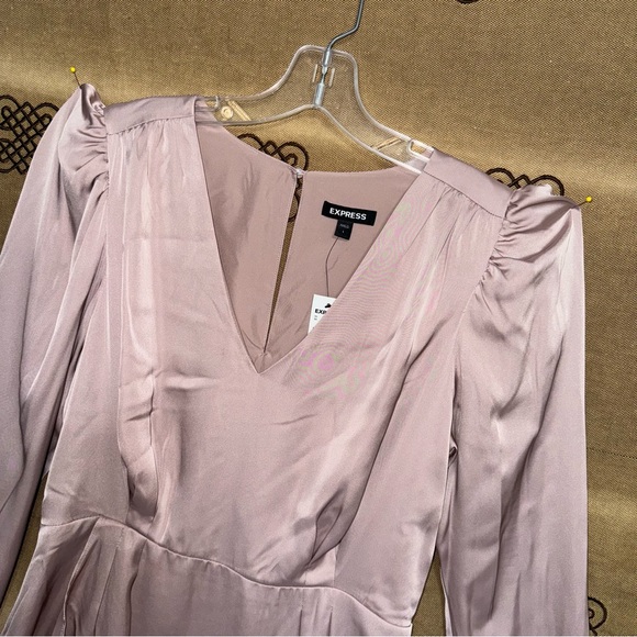Express NWT! Satin Pink Blushing Mauve Puff Shoulder Midi Dress Size L - Picture 9 of 16